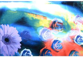 100% Viskose Digital Printed Gerbera und Rose Blue