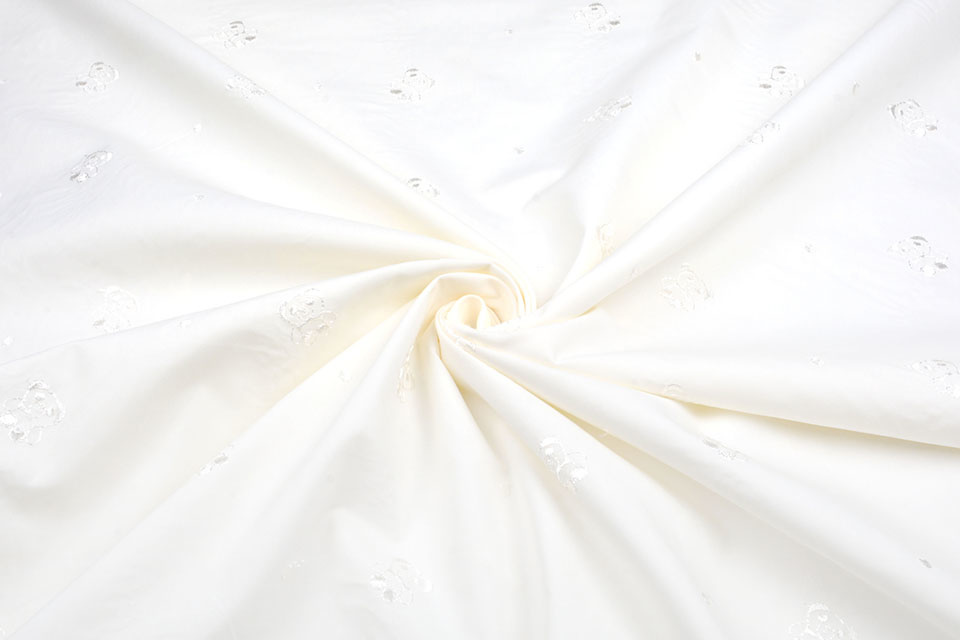 100% Cotton Broderie Lola Bear Creme