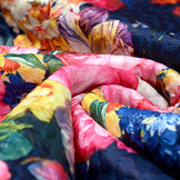 Kapitone Tricot Digitaal Bedrukt Rozen Marine Blauw