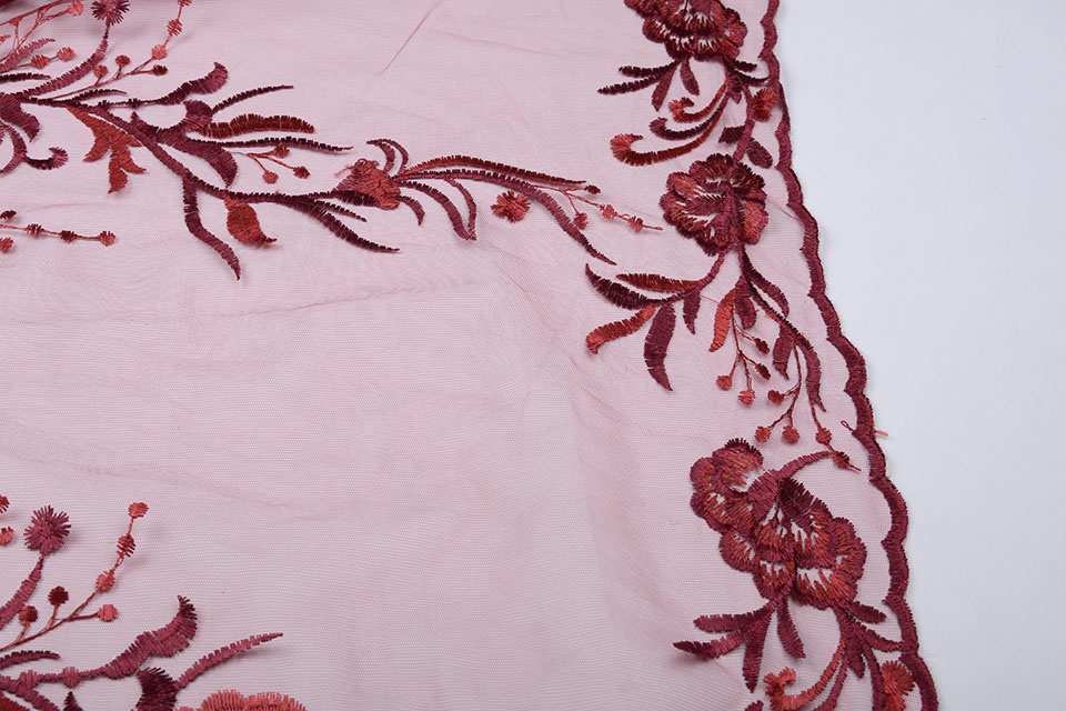 Mesh Embroidered Blomster