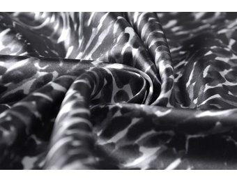 Polyester-Satin Chapisha Grau