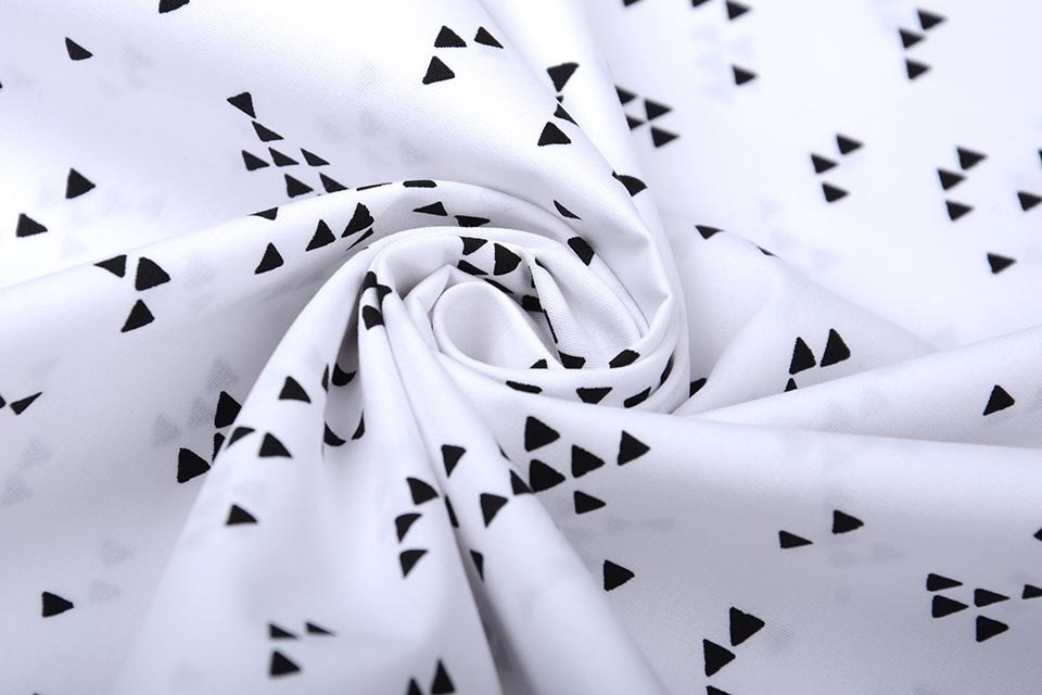 100% Cotton Triangla Black/White