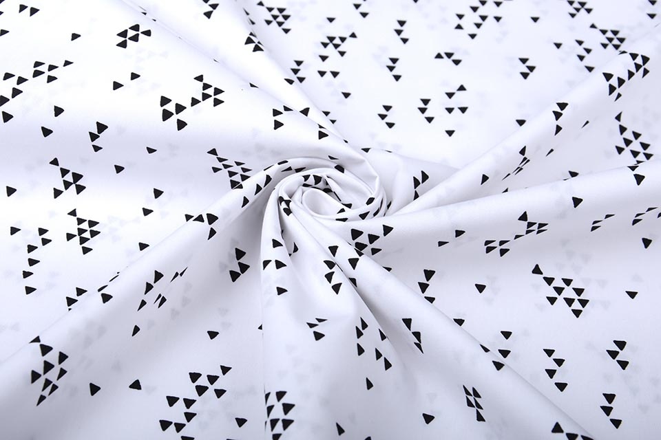 100% Cotton Triangla Black/White