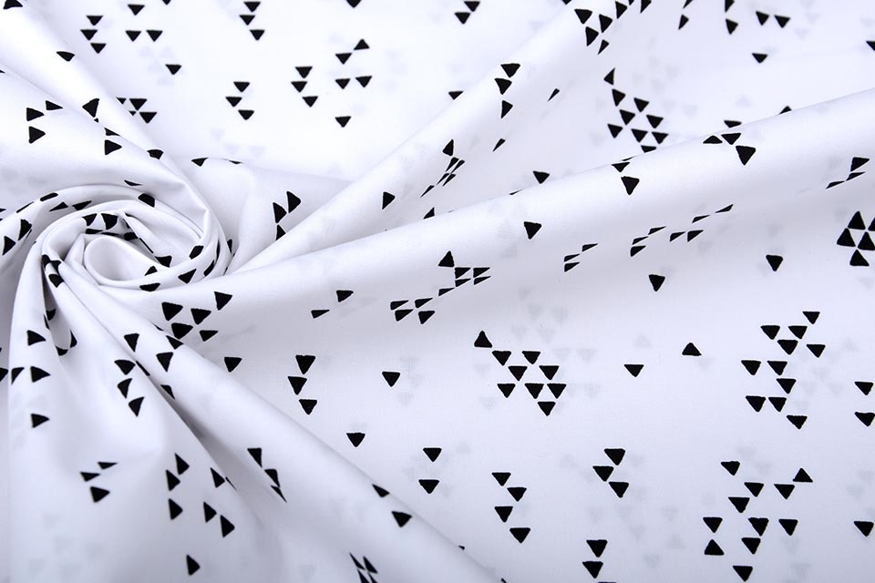 100% Cotton Triangla Black/White