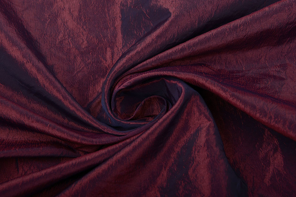 Crinkle Taft Hellbordeaux