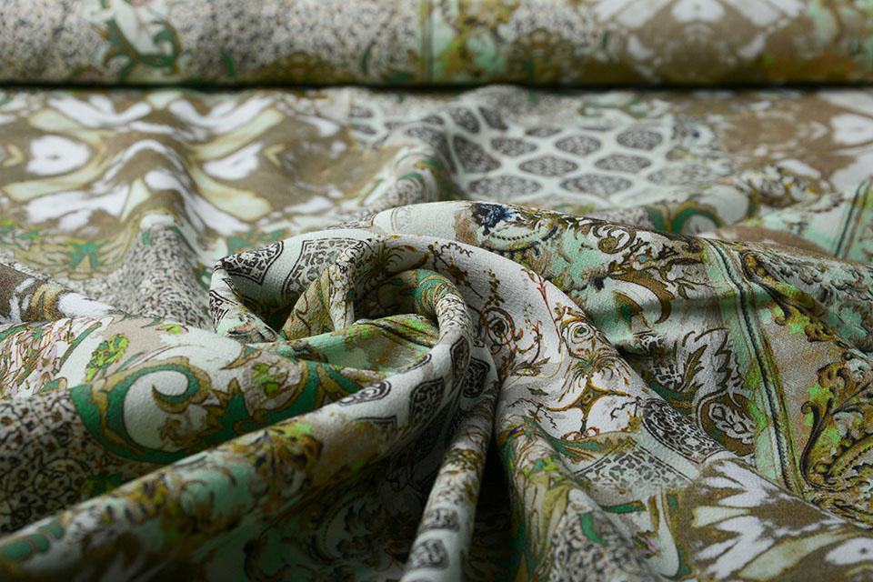 Crepe digital patchwork grün