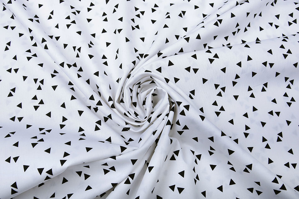 100% Digital Cotton Triangles White Black