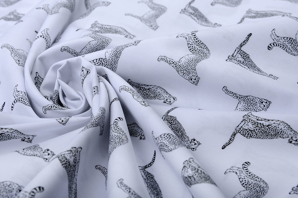 100% Digital Cotton Leopard White Black
