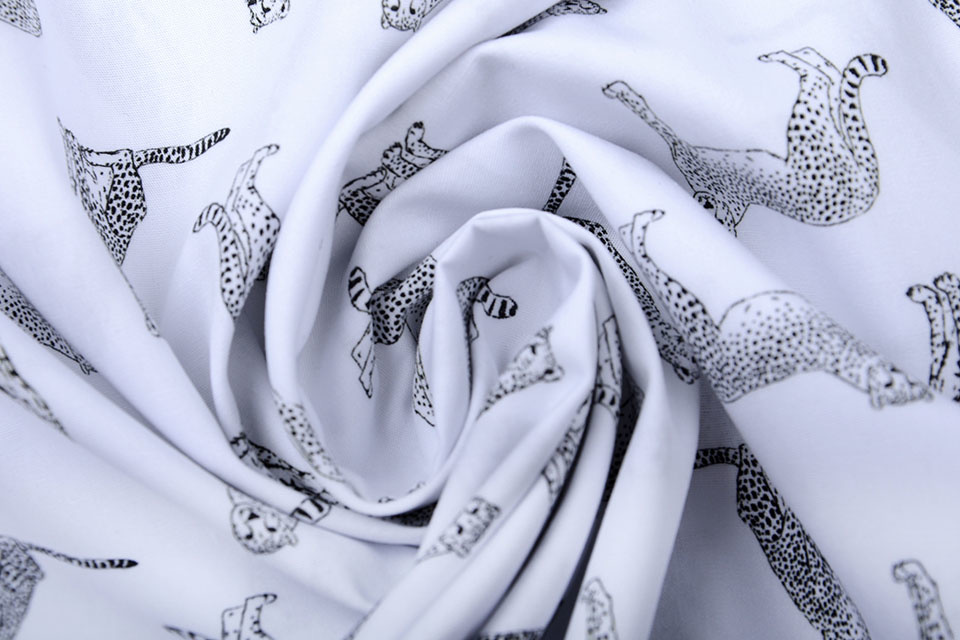 100% Digital Cotton Leopard White Black