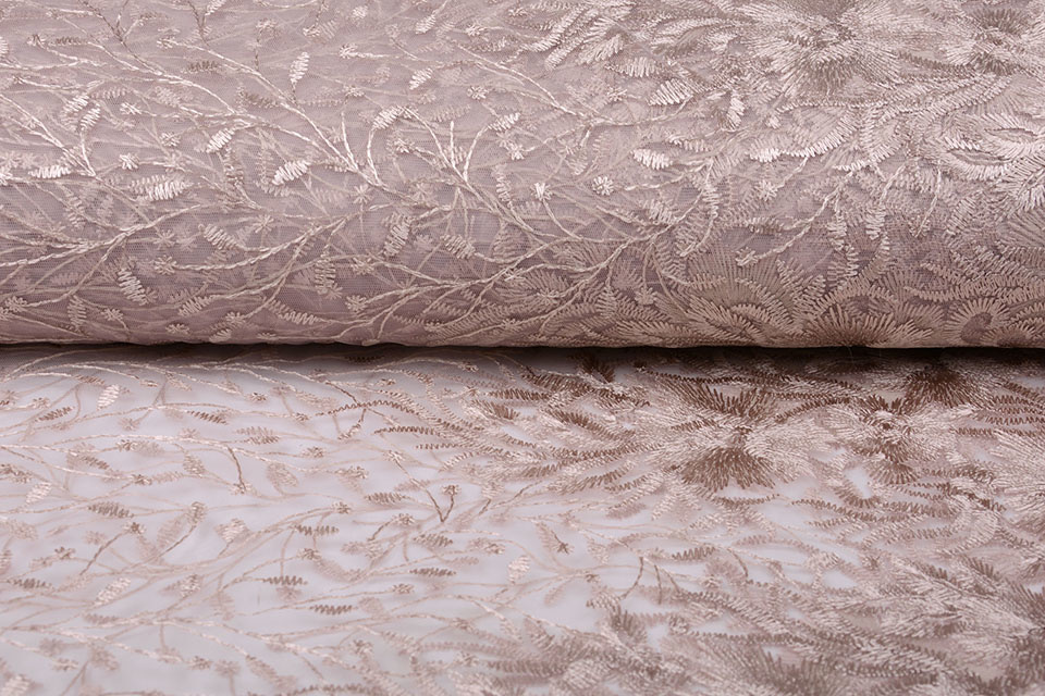 Mesh Geborduurd Ravina Poeder Roze