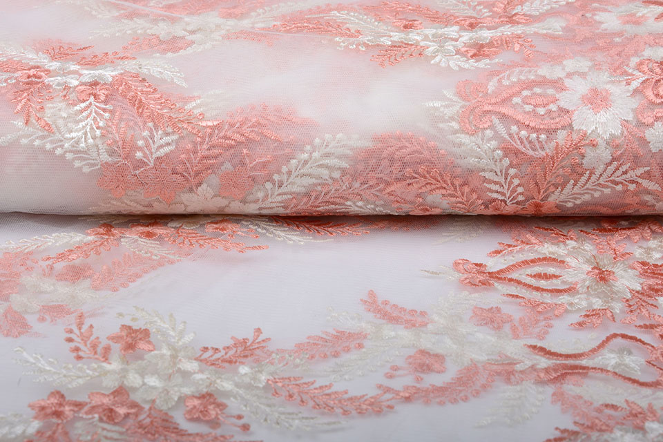 Mesh Embroidered Oliva Creme Pink
