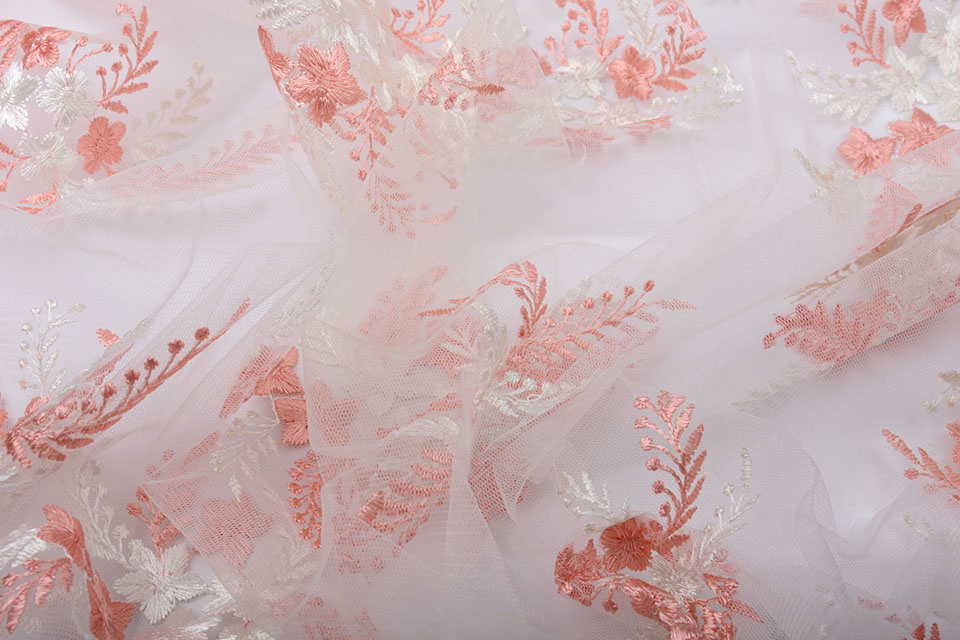 Mesh Embroidered Oliva Creme Pink