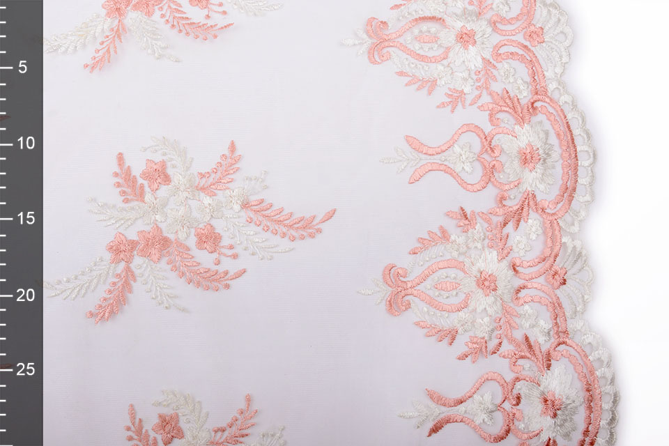 Mesh Embroidered Oliva Creme Pink