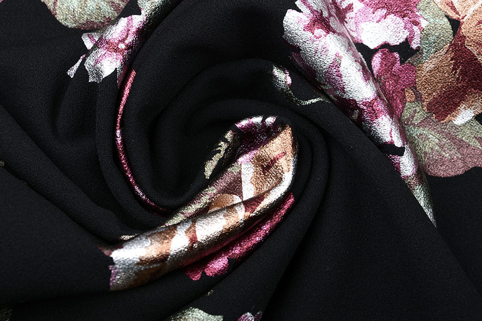 Scuba Crepe Foil Bedrukt Rozen Aubergine