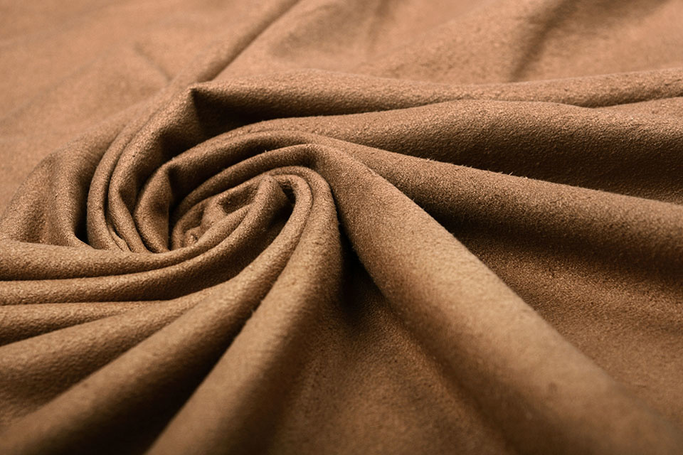 Leichtes Alcantara Suedine Cognac