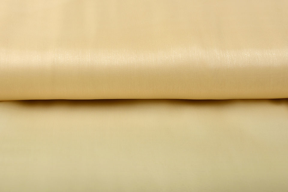Korean Silk Licht Goud
