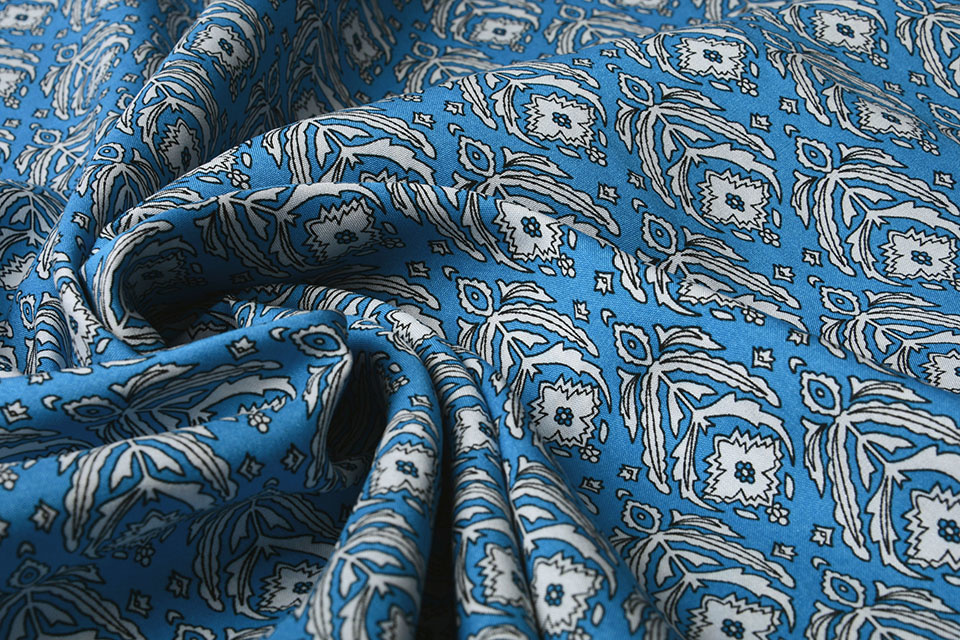 100% Viskose Ornaments Blau