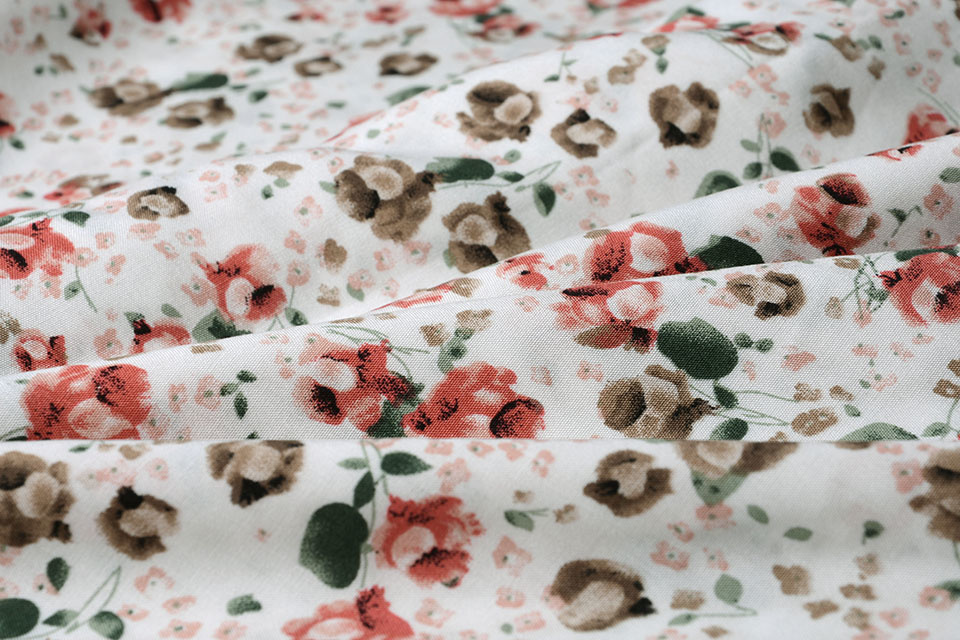 100% Viscose Kleine Bloemen Off White
