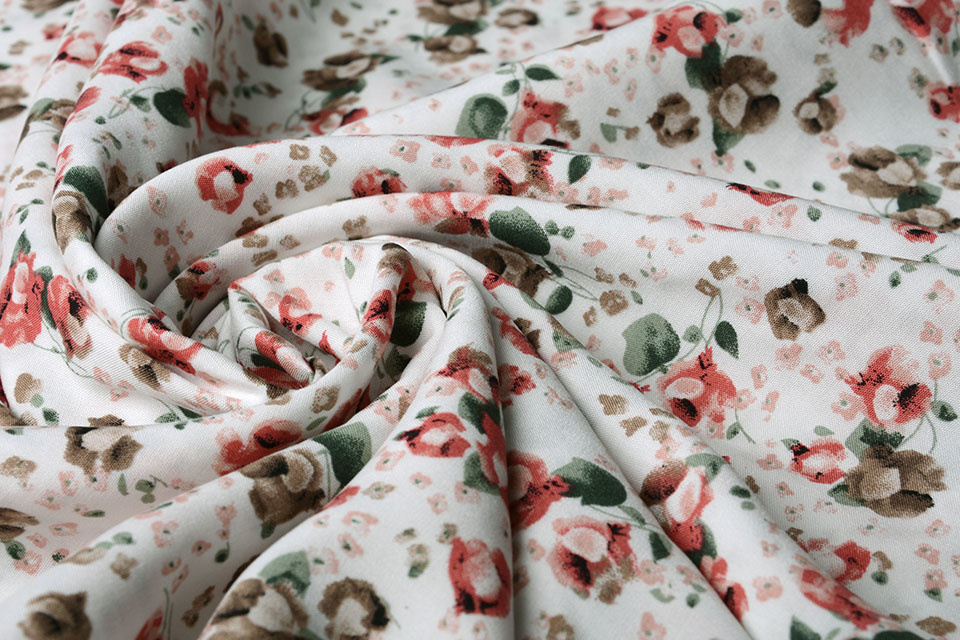 100% Viscose Kleine Bloemen Off White