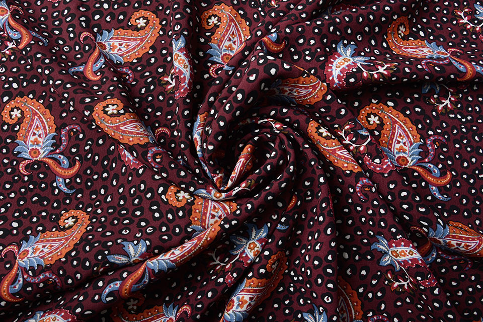 100% Viscose Panther Paisley Bordeaux