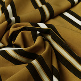 Crepe Bedrukt Lizzy Strepen Oker