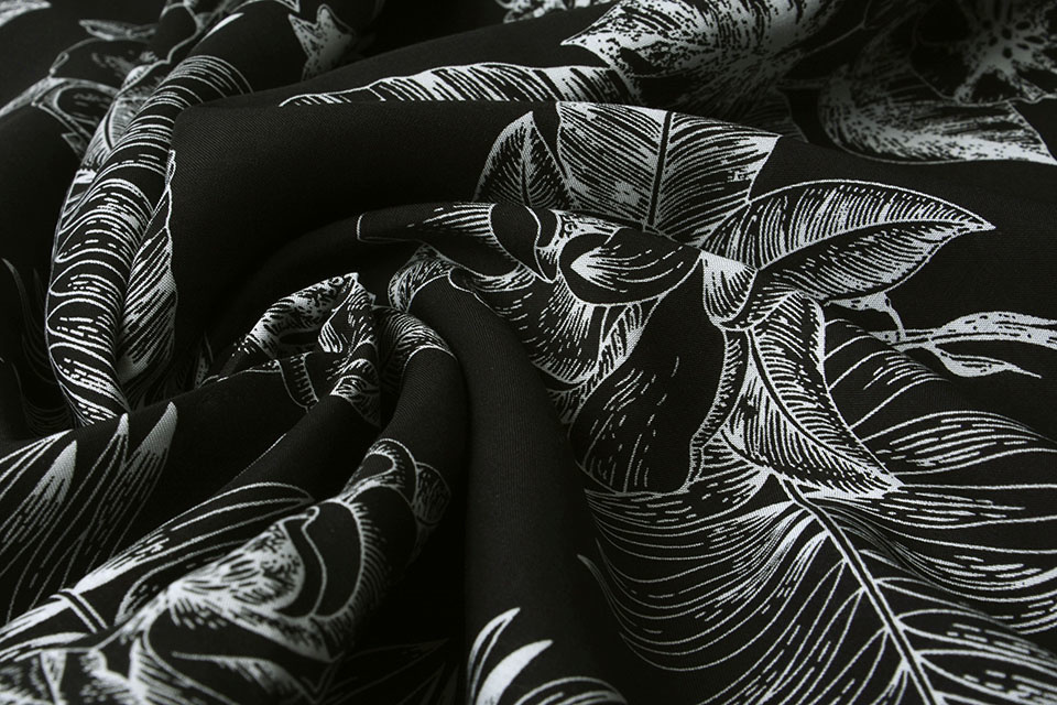 100% Viscose Scarlett Bloemen Zwart