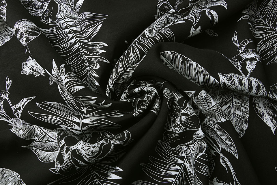 100% Viscose Scarlett Bloemen Zwart