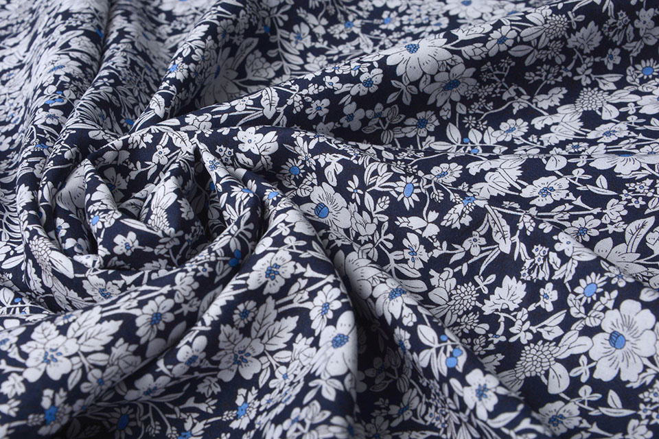 100% Viscose Sylvie Kleine Bloemen Marine Blauw