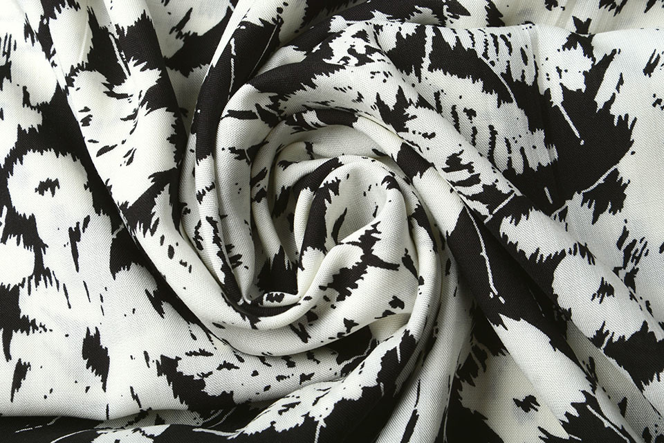 100% Viscose Elvira Black White