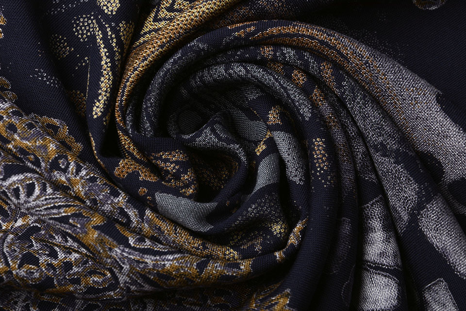100% Viscose Indian Oriental Lila
