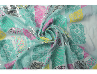 Gestickte Pailletten auf Chiffon Maya Minze