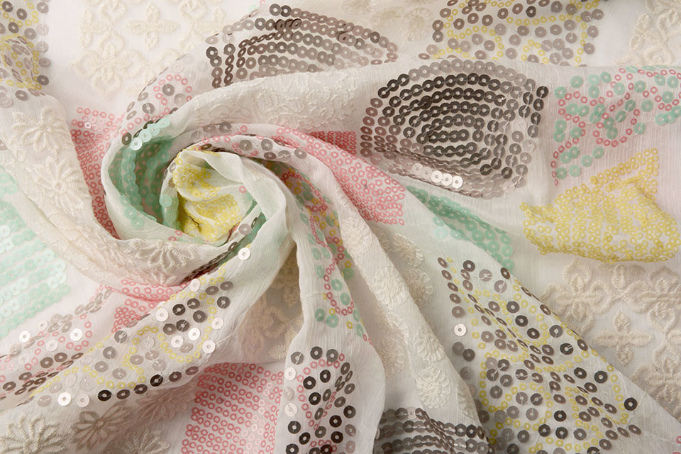 Geborduurde Pailletten op Chiffon Maya Off White