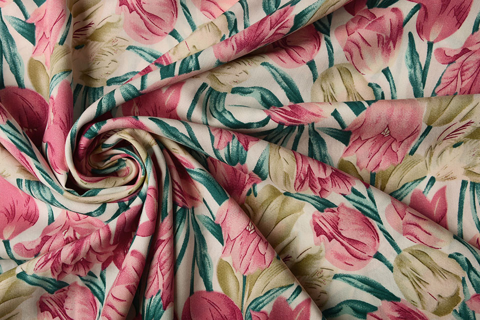 100% Viscose Tulips White