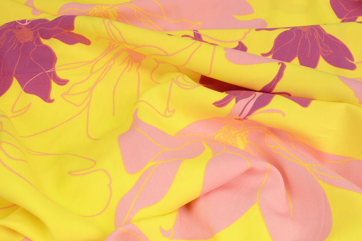 100% Viscose Annika Bloemen Geel