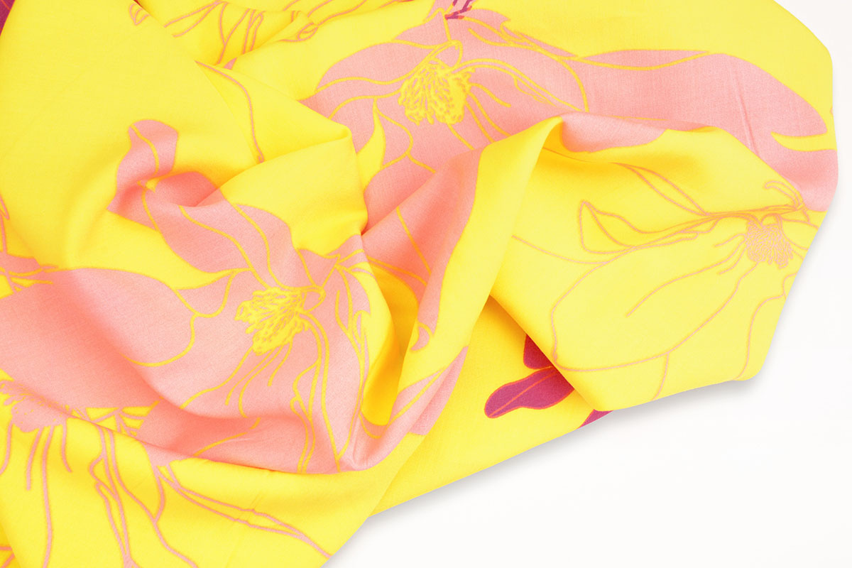 100% Viscose Annika Bloemen Geel