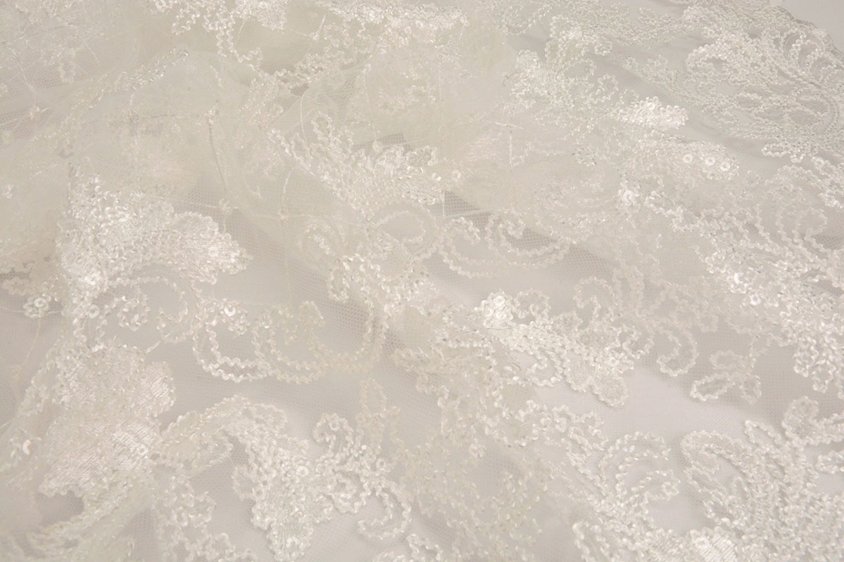 Mesh Embroidered Sequins Quenya Off-White