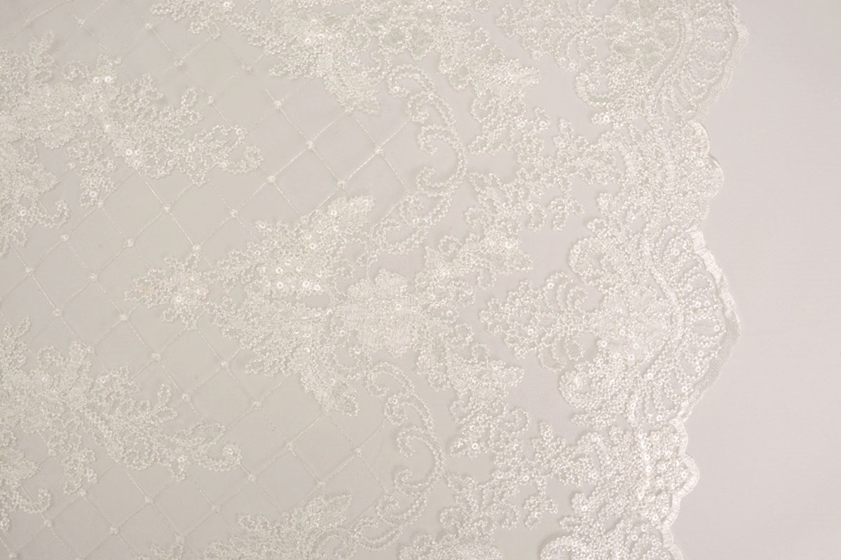 Mesh Embroidered Sequins Quenya Off-White