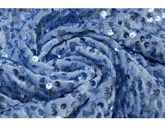 Pailletten auf Samt Hellblau