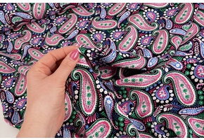 100% Viskose Yingi Paisley Schwarz Rosa