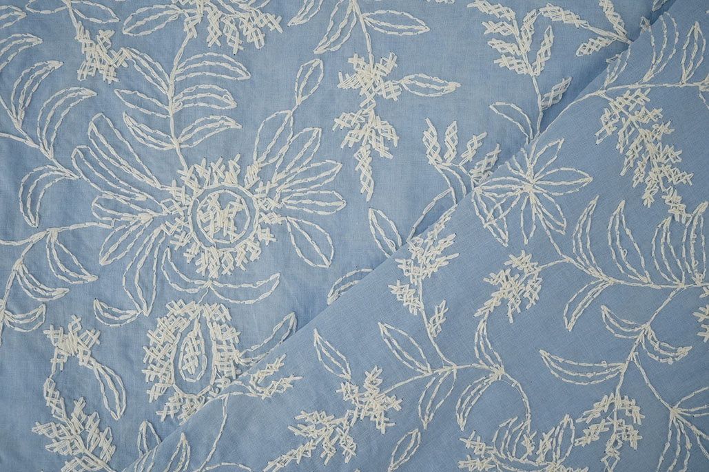 100% Baumwolle Stickerei Anna Blau