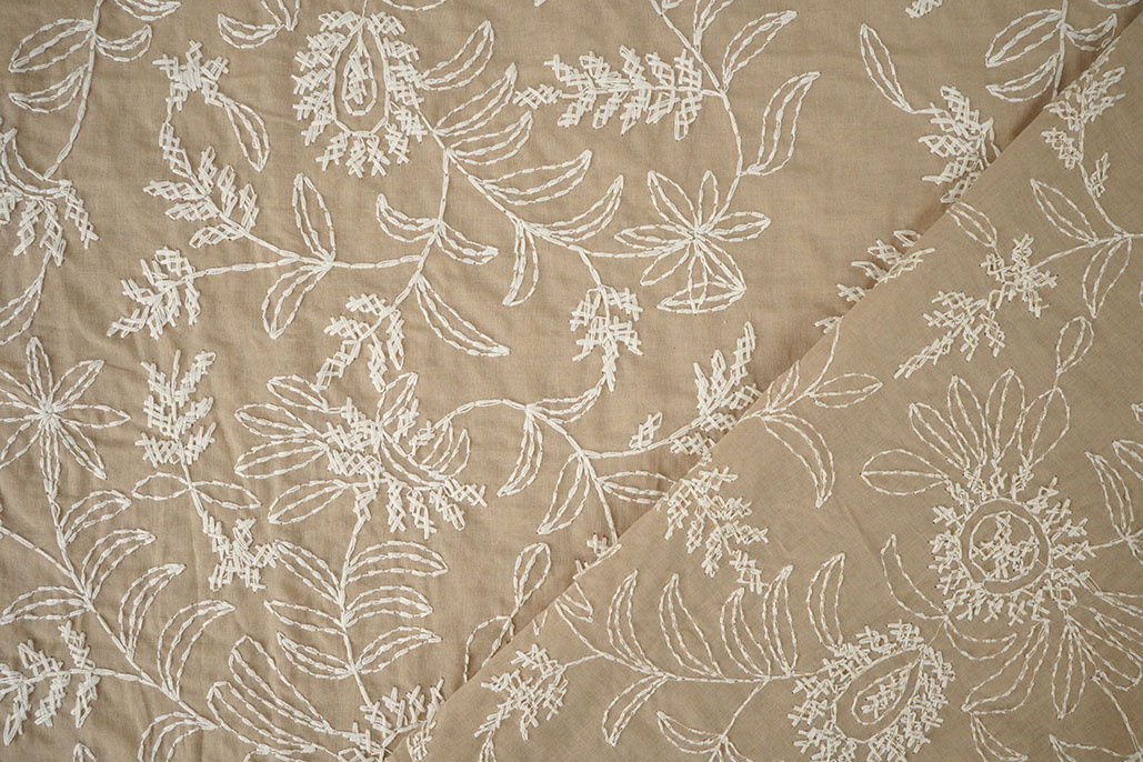 100% Baumwolle Stickerei Anna Beige