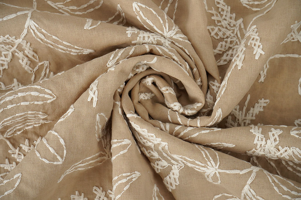 100% Baumwolle Stickerei Anna Beige