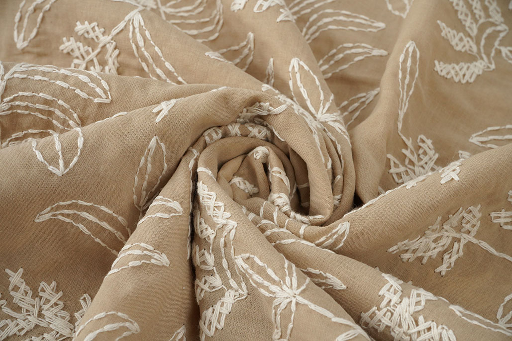 100% Baumwolle Stickerei Anna Beige