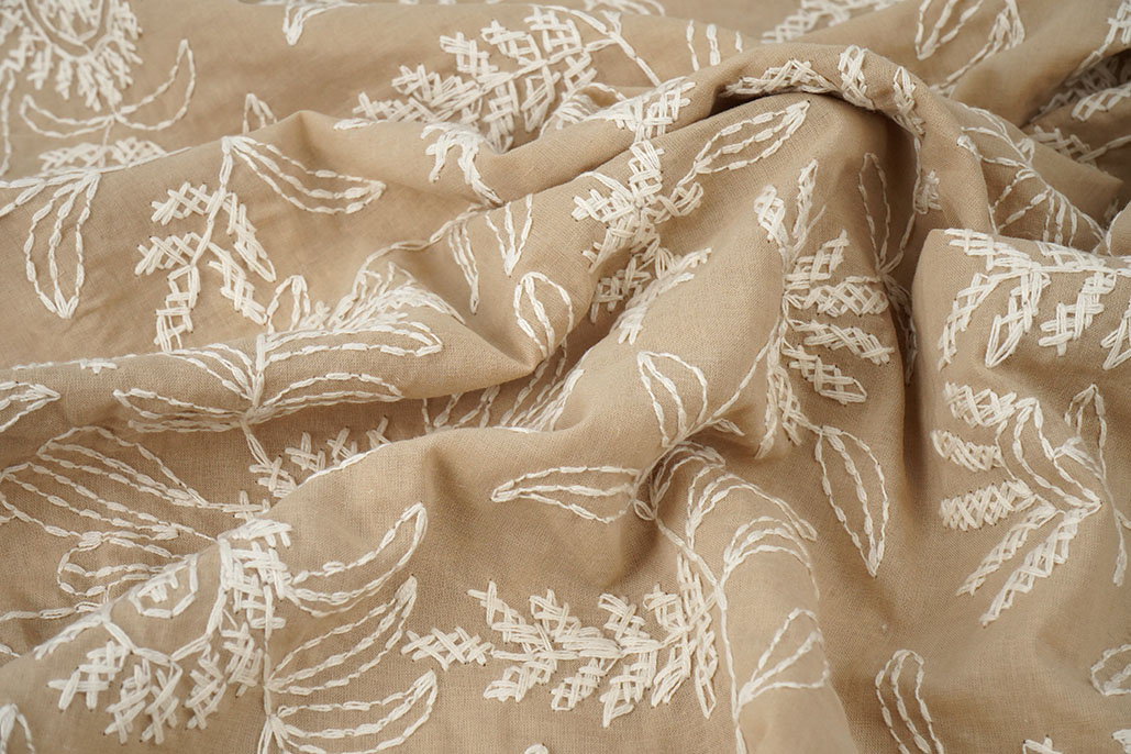 100% Baumwolle Stickerei Anna Beige