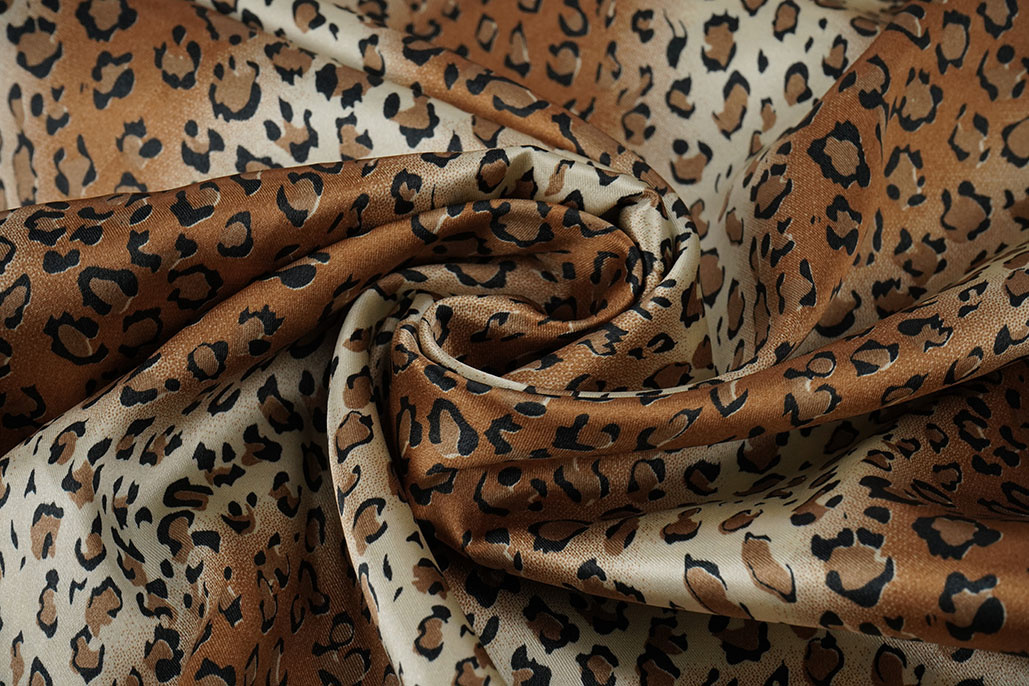 Stretch Satin Bedruckt Leopard Marloes Klein
