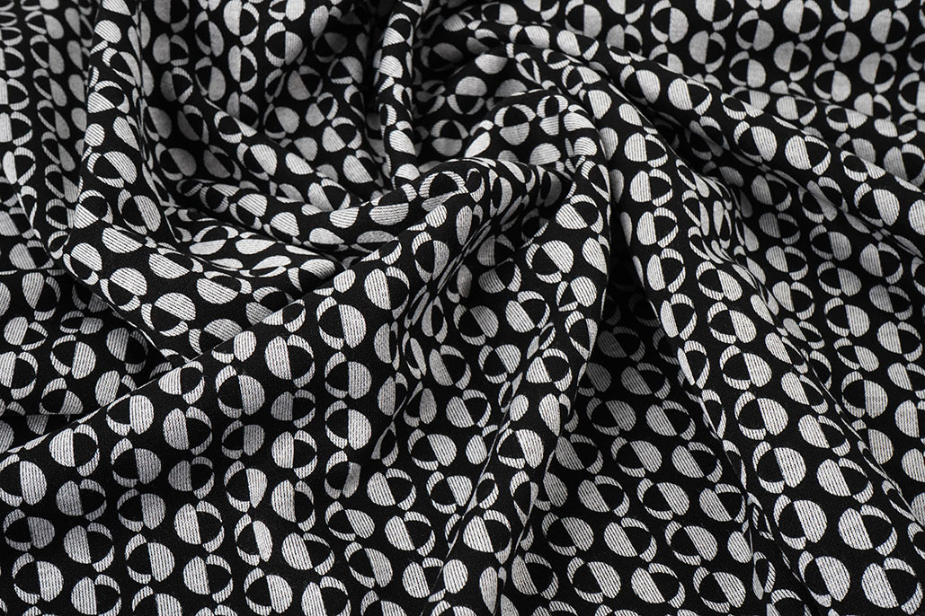Viscose Punta Di Roma Geo Print 1