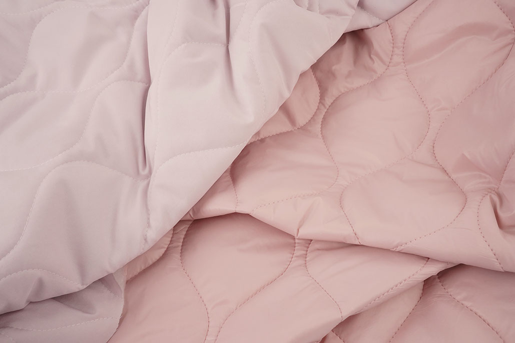 Dubbelzijdig Gewatteerde Stof Licht Oud Roze