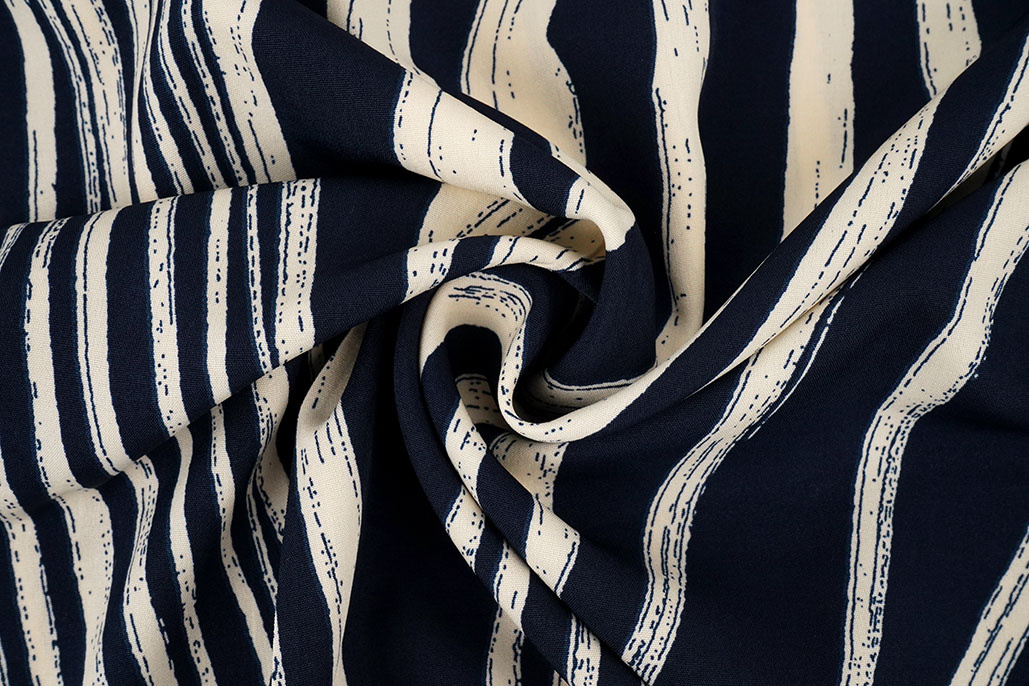 Fine Crêpe Novara Navy Blue