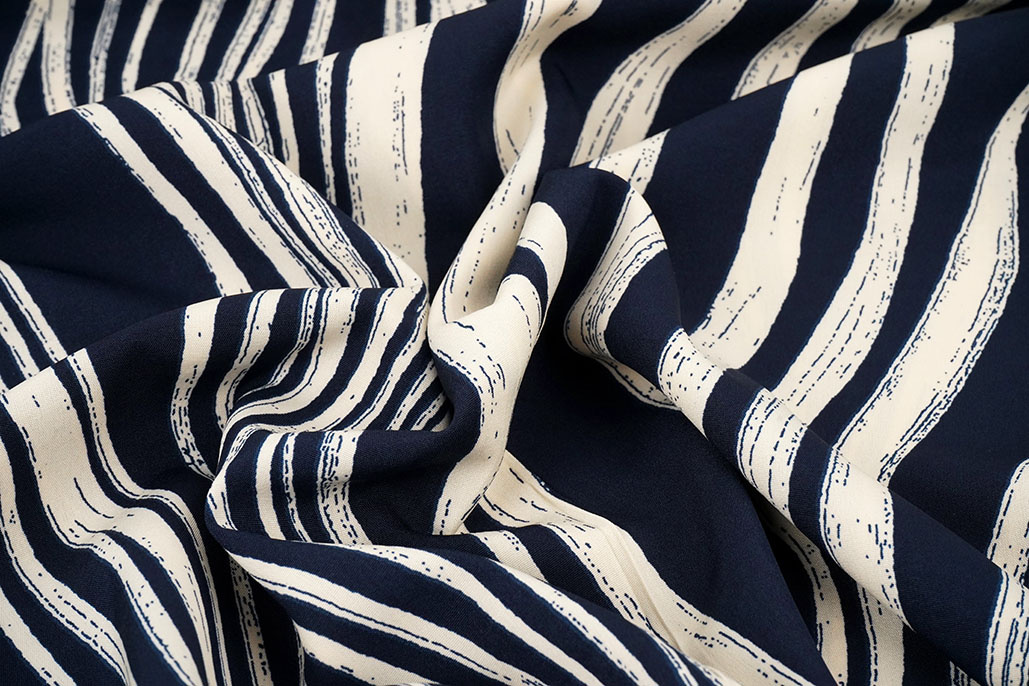 Fine Crêpe Novara Navy Blue