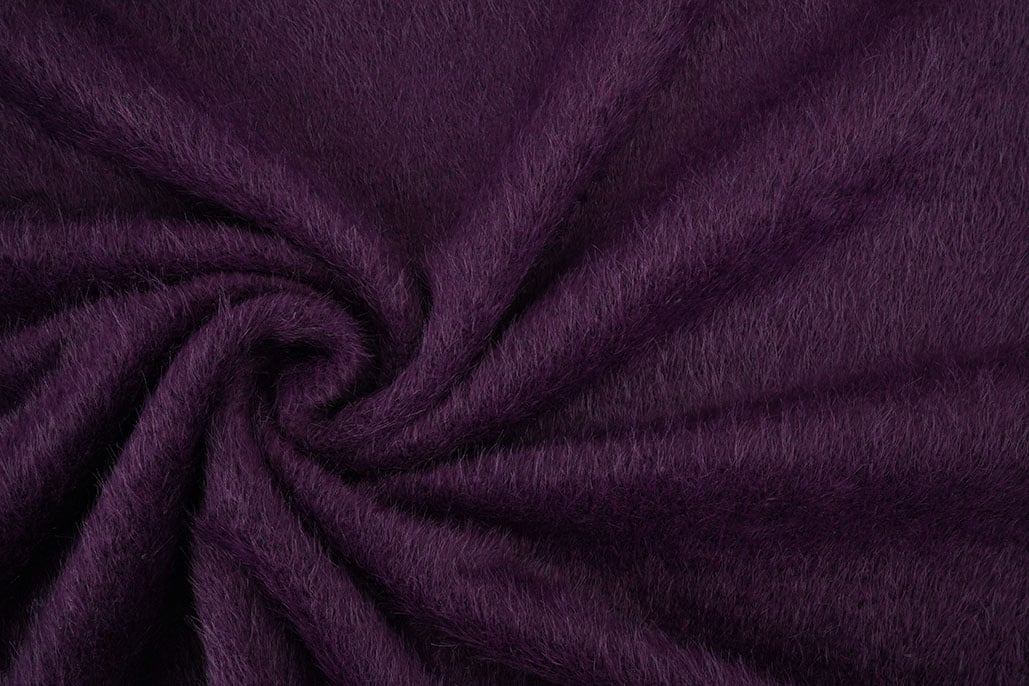 Flauschiger Alpaka Aubergine